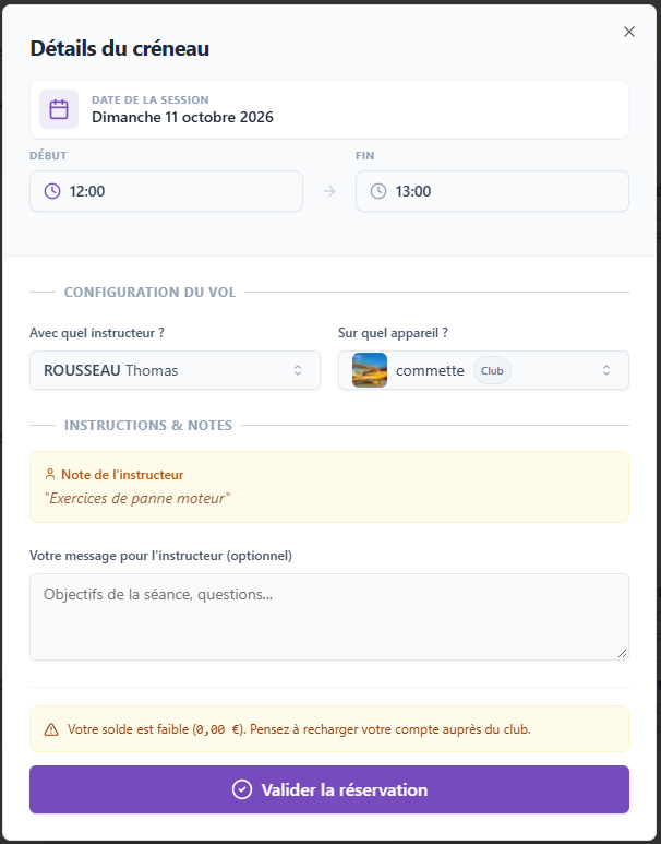 Fenêtre de réservation côté élève : choix de l'instructeur et de la machine, note de l'instructeur « Exercices de panne moteur » et bouton « Valider la réservation ».